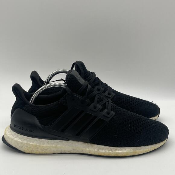 Mens Size 9 Adidas UltraBoost 1.0 Black Low Top Athletic Sneaker Shoes HQ4201 - Picture 1 of 9